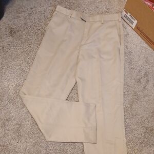 Izod Men's Beige Chinos